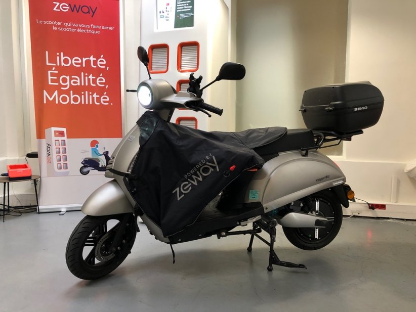 Zeway : le scooter électrique Swapper One à batterie échangeable dans un réseau de stations à Paris