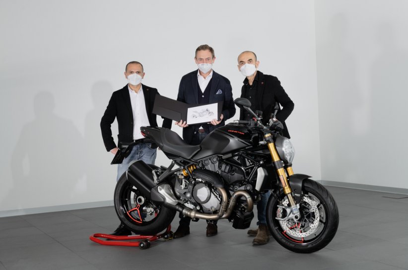 Ducati Monster 1200 S Black on Black : LE 350 000e !