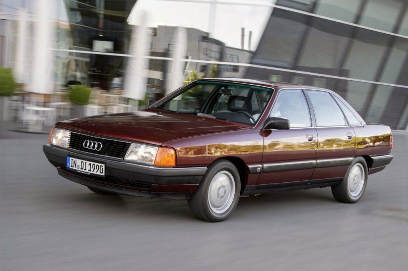 Audi 100 (1983)