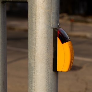 Feux piétons : à quoi servent vraiment les boutons-poussoirs ?