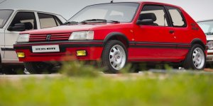 Peugeot 205 GTI : pourquoi cette sportive française est devenue une véritable légende 