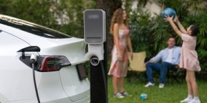 Installer une borne de recharge à domicile devrait vous coûter plus cher en 2026 