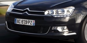 Plaques d'immatriculation : ce que la loi autorise... et interdit ! 