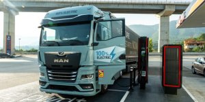 8 000 bornes et des aides jusqu'à 100 000 € : le plan pour électrifier les transports 
