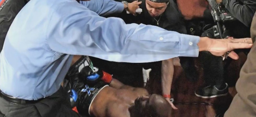 Boxe : la chute spectaculaire de Bernard Hopkins pour son dernier combat