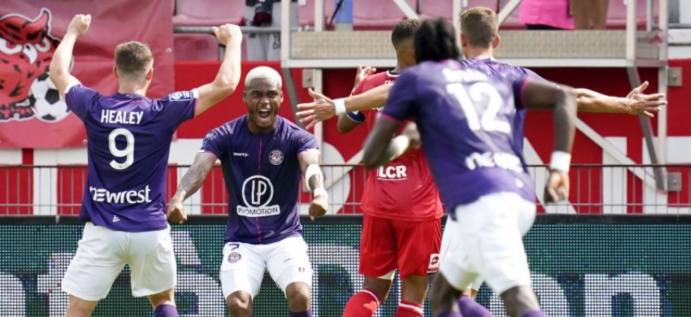 Ligue 2 : Toulouse, leader, accable Dijon