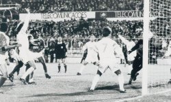 Benfica : Vata insiste, il a "marqué avec l'épaule, pas avec la main" contre l'OM en 1990 