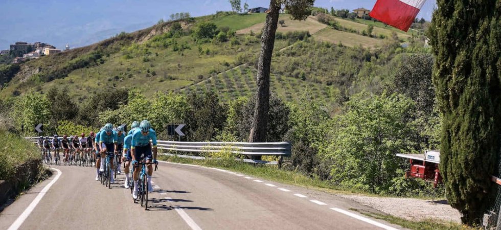 Un spectateur provoque la chute d'un coureur en Italie