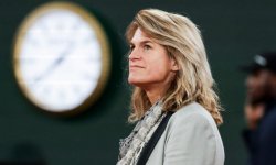 Roland-Garros : Mauresmo tape du poing sur la table 