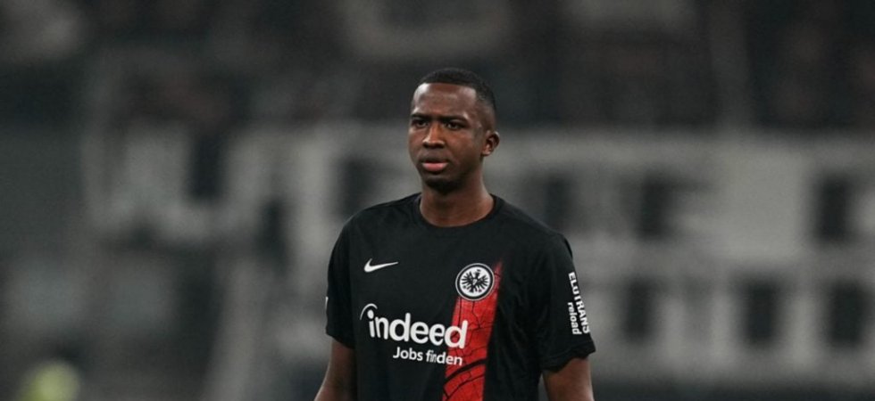 Mercato : Accord total pour Pacho au PSG 