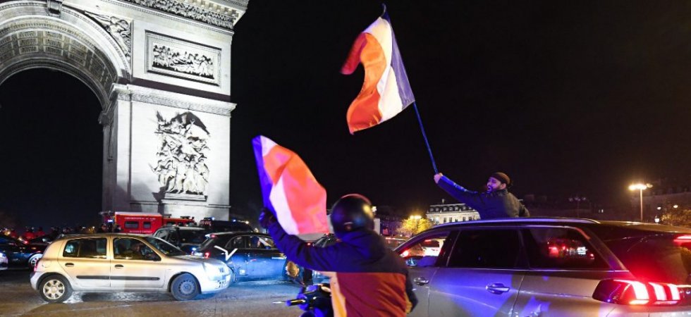 CM 2022 : Malgré le froid, les supporters des Bleus ont célébré sur les Champs-Elysées