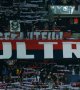 Les supporters du PSG affichent une banderole pour... Toulon