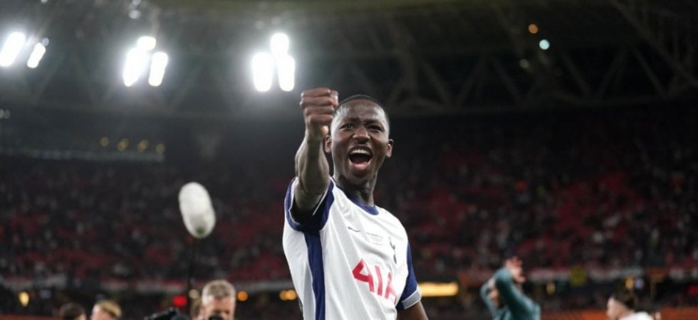 Amical : Un but du rond central de Sarr pour Tottenham (vidéo) 