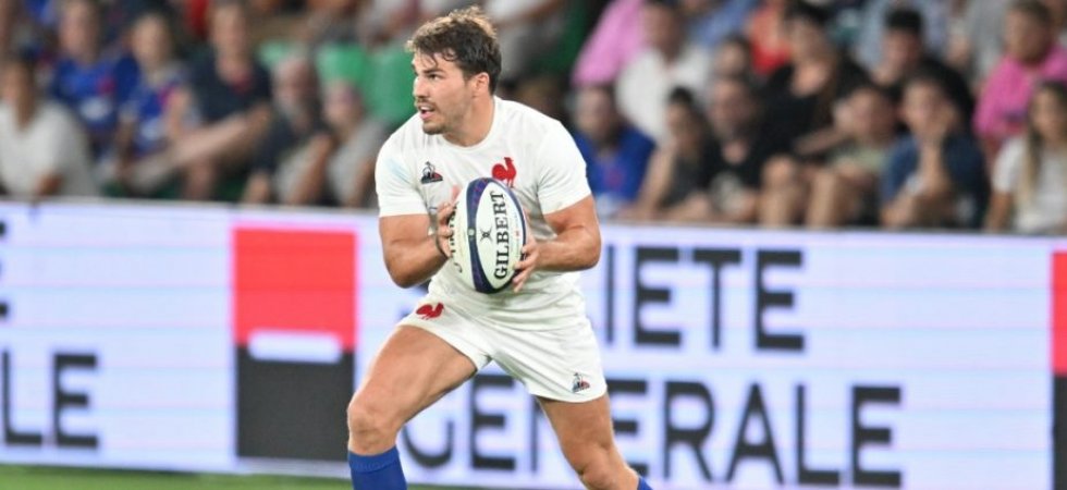XV de France : Dupont explose un ballon sur un dégagement
