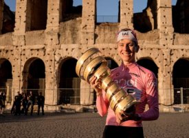 Giro : Pogacar, un sacre historique 