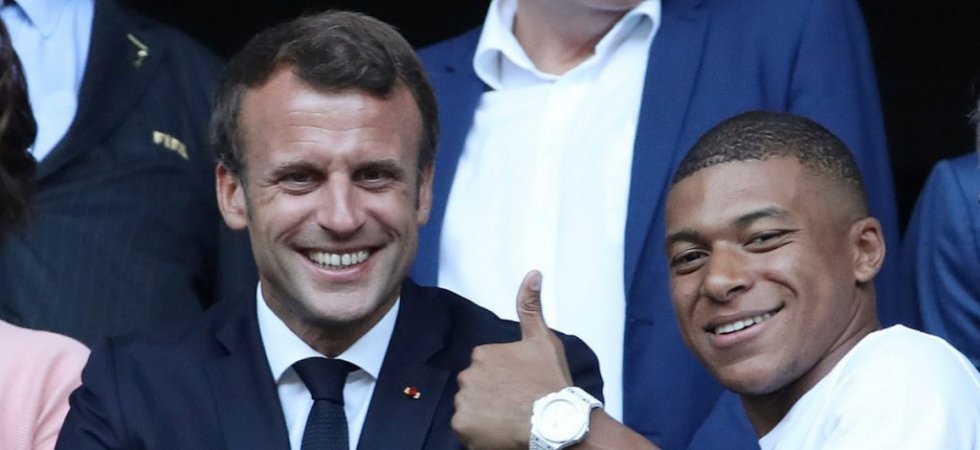 CM 2022 : Macron voit "une victoire des Bleus contre l'Angleterre"
