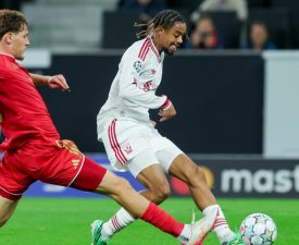 Liverpool : Barcola, un triplé historique