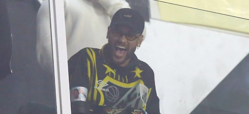 Santos : Neymar efface la dette du club et achète deux stars