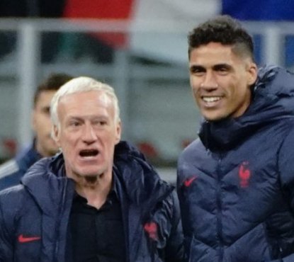 Bleus : Deschamps aurait préféré que Varane "attende encore" pour prendre sa retraite internationale