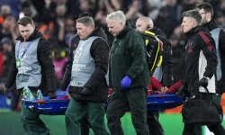 Liverpool - PSG : Ekitiké sort sur civière et en pleurs