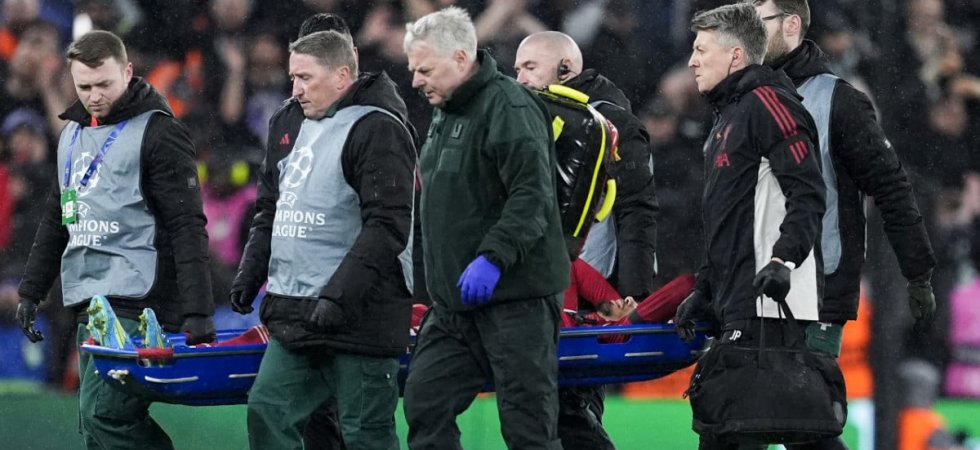 Liverpool - PSG : Ekitiké sort sur civière et en pleurs
