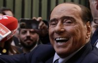 Italie : Berlusconi promet "un car plein de prostituées" à ses joueurs !