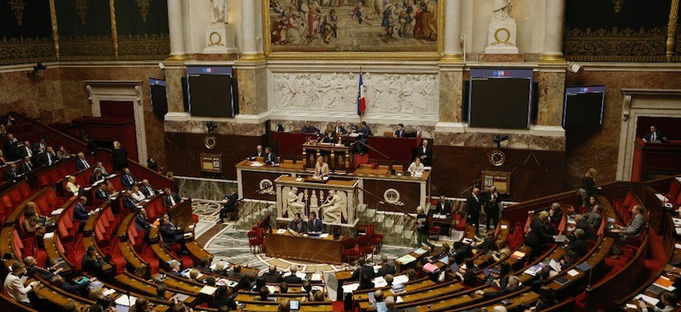 Propos jugés racistes à l'Assemblée nationale : les députés votent une exclusion de 15 jours de Grégoire de Fournas