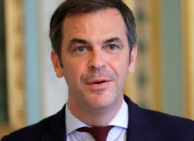 Remaniement : Olivier Véran quitte avec "fierté" le "ministère de la crise"