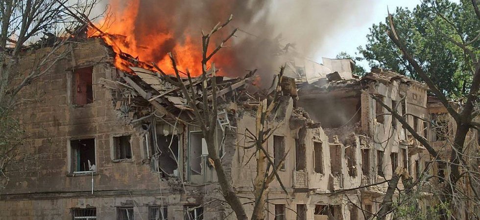 Ukraine : frappe russe meurtrière contre une clinique, 5e journée de bombardements ukrainiens sur une région frontalière 