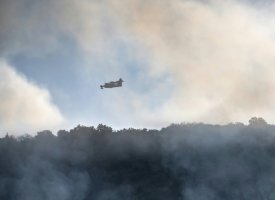 Incendies "inédits" dans le Jura: le cap des 1.000 hectares franchi, la pluie en renfort des pompiers