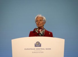 Les récentes tensions financières créent de "nouveaux risques" pour l'économie, dit Lagarde 