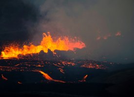 En images. Eruption en Islande : une fissure volcanique fait jaillir le feu près de Reykjavik