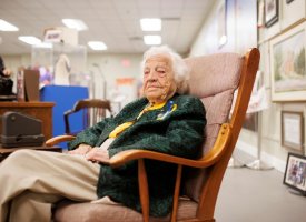 "Hazel l'Ouragan": à 101 ans, l'icône de la politique canadienne n'a pas fini de tourbillonner
