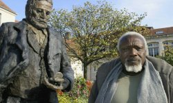 Statue de Victor Hugo dégradée: deux membres de la "Cocarde Etudiante" poursuivis