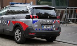 Près de Lyon, un commandant de police fauché par une voiture, le conducteur en fuite