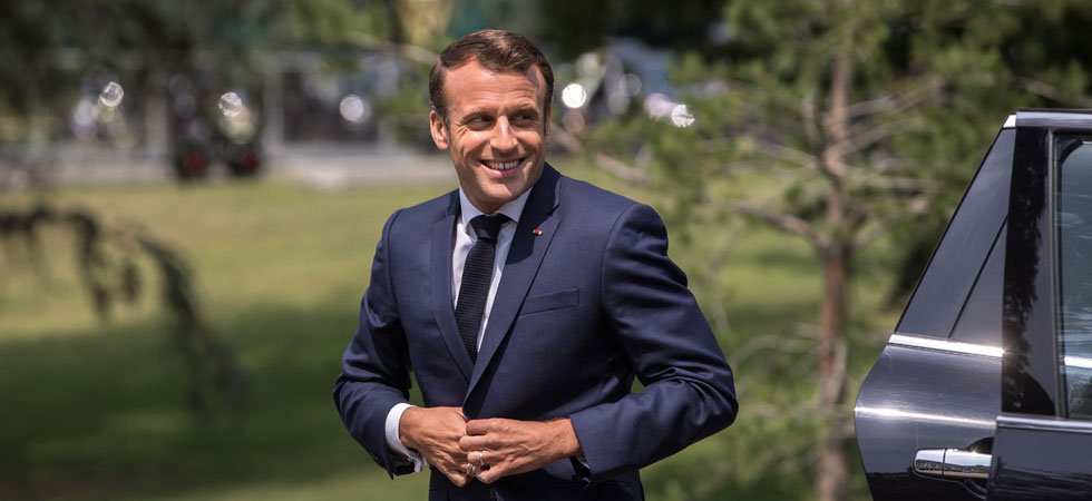 Football : Emmanuel Macron disputera un match au profit des "Pièces jaunes" jeudi