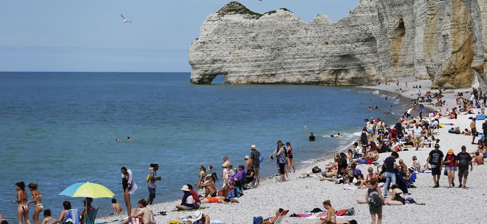 Encore Un Sauvetage De Personnes Isolees Par La Maree A Etretat