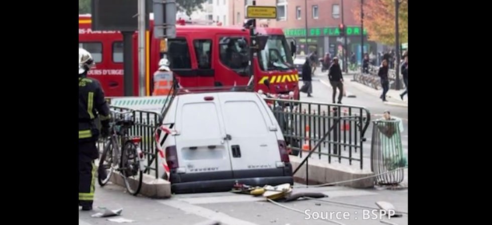 Paris: Une fourgonnette finit sa course dans une station de métro