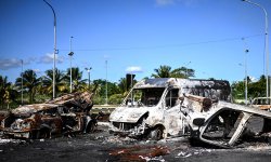 Crise en Guadeloupe et Martinique : une contestation du vaccin anti-Covid qui a tourné à la crise sociale, sur fond de pauvreté