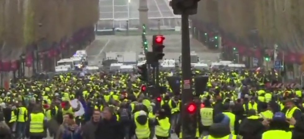Gilets Jaunes à Paris La Manifestation Sur Les Champs