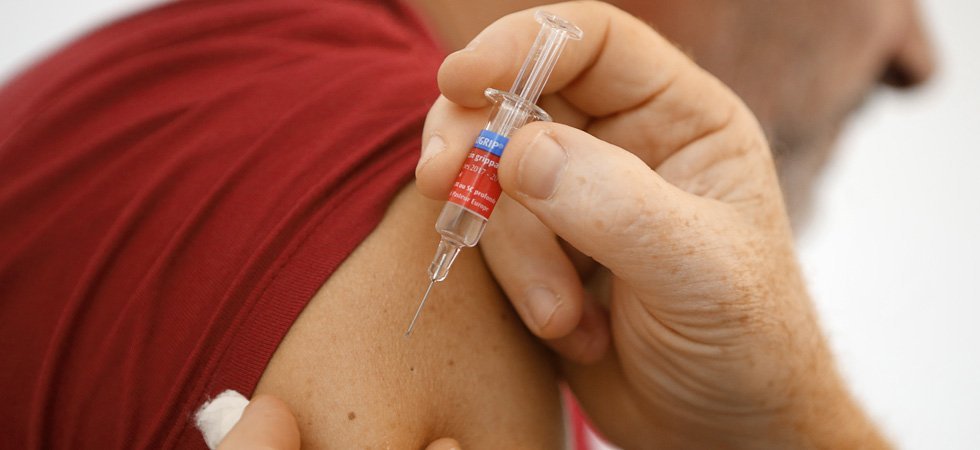 Vaccins contre le Covid-19 : Quelle stratégie face aux effets secondaires ? 